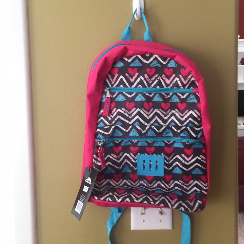 💋2/$20💋 NWT Trailmaker backpack